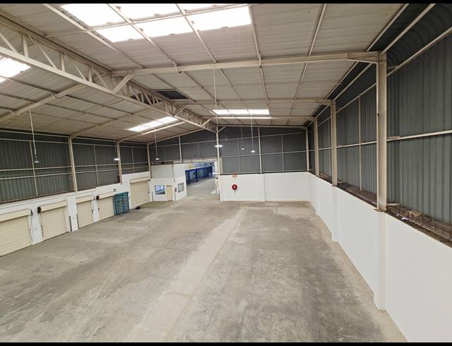 2,842M² WAREHOUSE FOR SALE IN NORTH RIDING